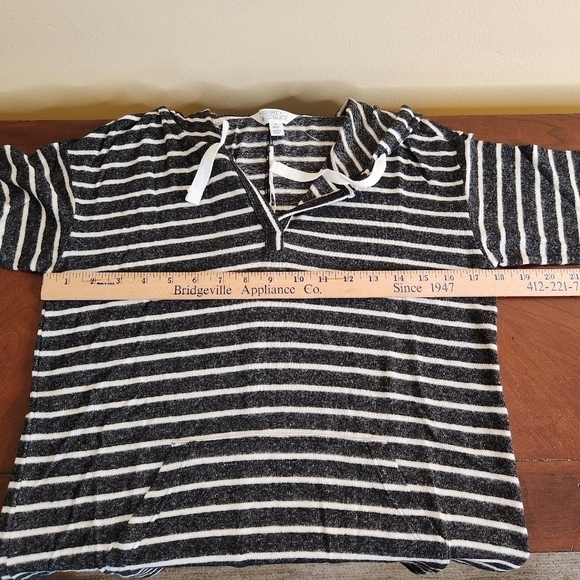 Market & Spruce Charcoal Striped Hoodie XSP - Picture 8 of 10